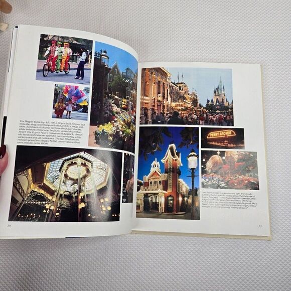 Walt Disney World 20 Magical Years Vintage 1991 Souvenir Collector's Book - Picture 7 of 7